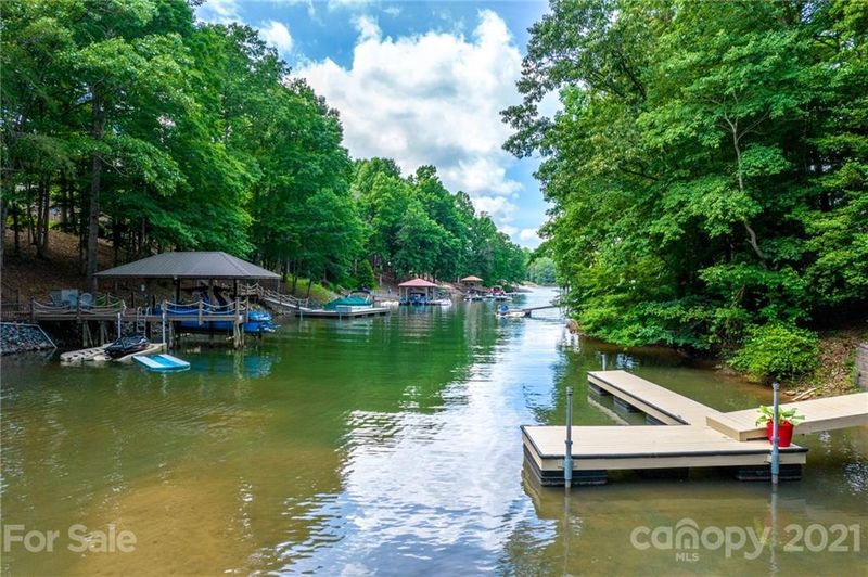 2320 Bluestone Ct, Sherrills Ford, NC 28673