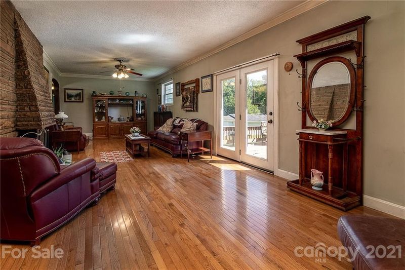 144 Franklin Dr, Mooresville, NC 28115