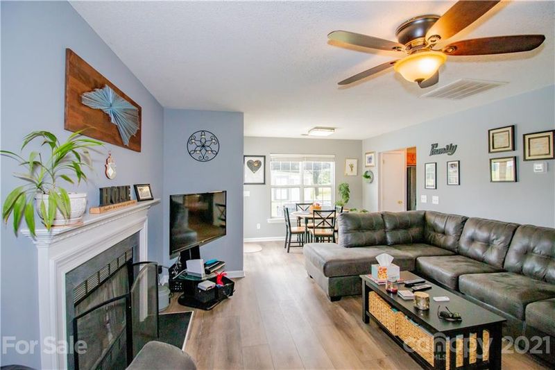 135 Greentree Dr, Mooresville, NC 28117