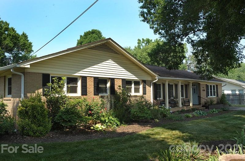 6388 Morehead Rd, Harrisburg, NC 28075