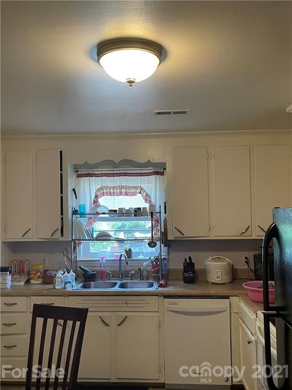 4331 Briarhill Dr, Charlotte, NC 28215