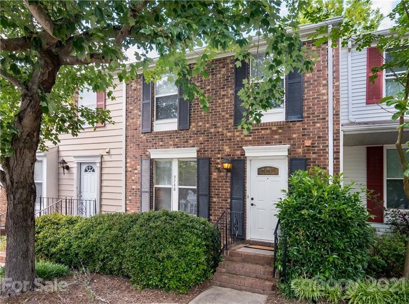 9748 Old Gate Dr, Matthews, NC 28105