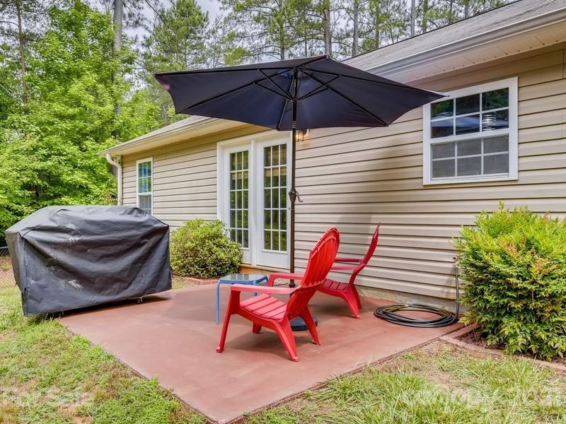 196 Brook Creek Dr, Troutman, NC 28166