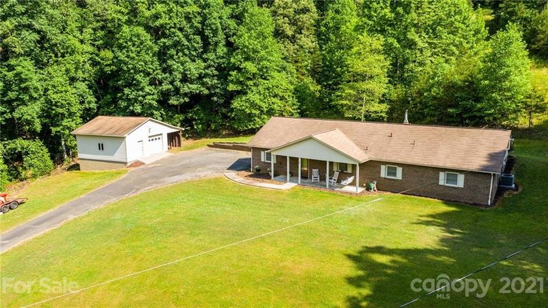 5515 Harris Farm Rd, Hickory, NC 28602