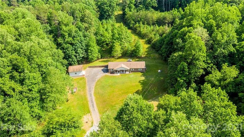 5515 Harris Farm Rd, Hickory, NC 28602