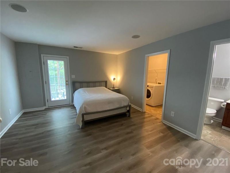 822 Tiger Ln, Charlotte, NC 28262