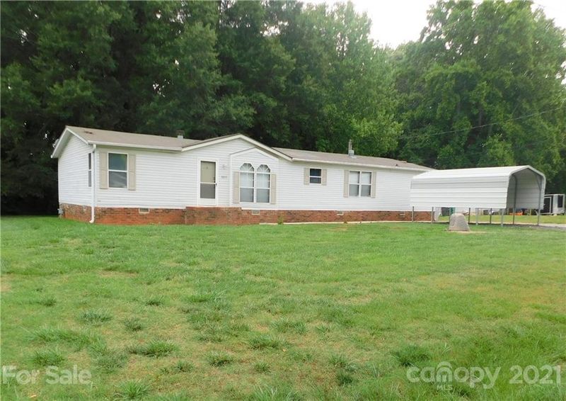 5809 Thompson Rd, Charlotte, NC 28216