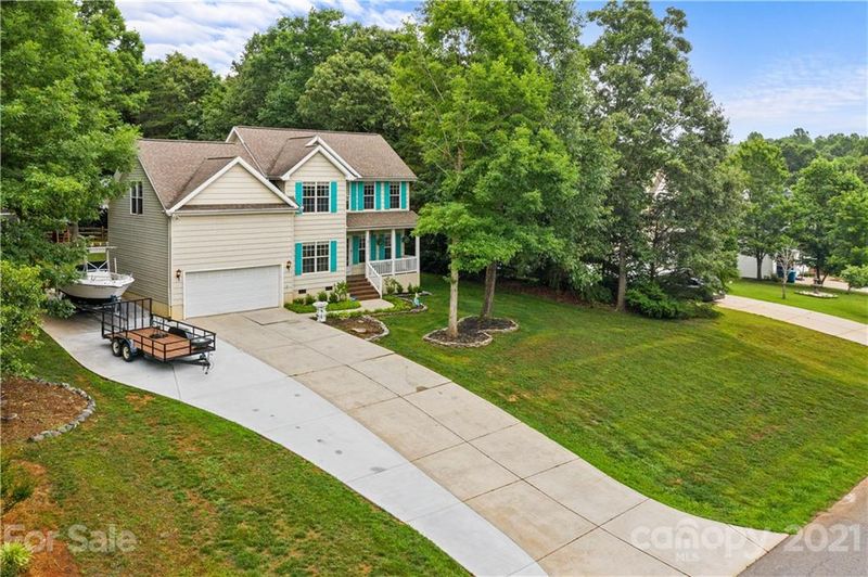 6196 Neptune Dr, Denver, NC 28037