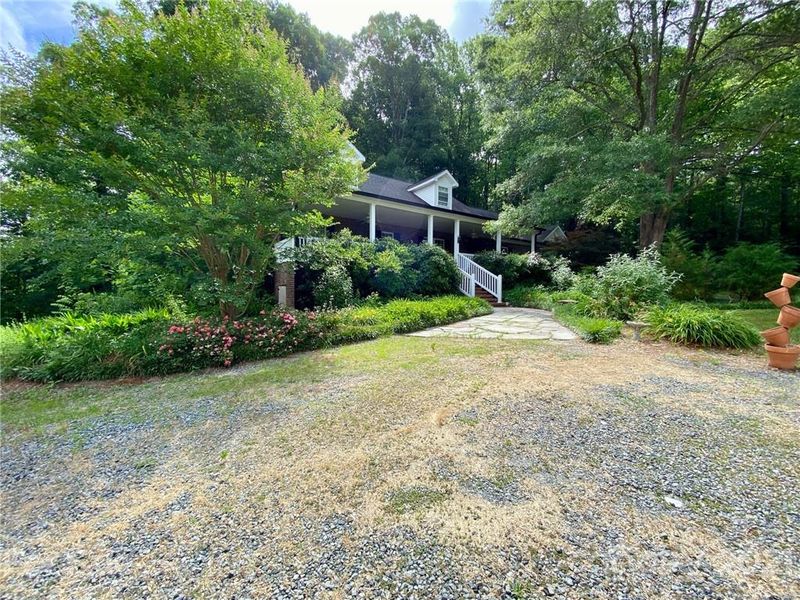 5550 Pinebrook Trl, Kannapolis, NC 28083