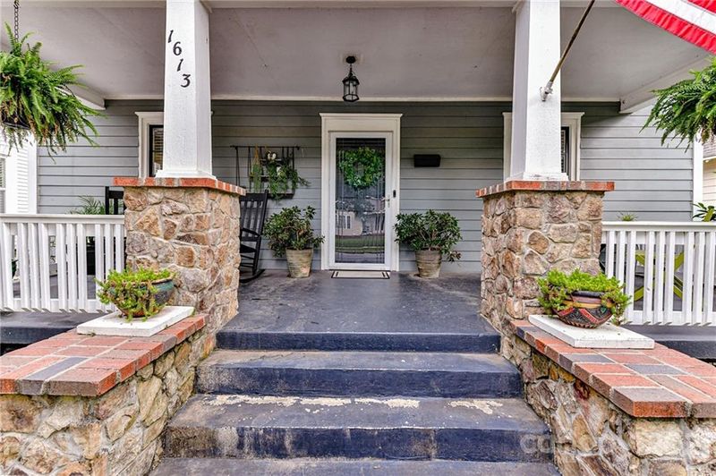 1613 Allen St, Charlotte, NC 28205