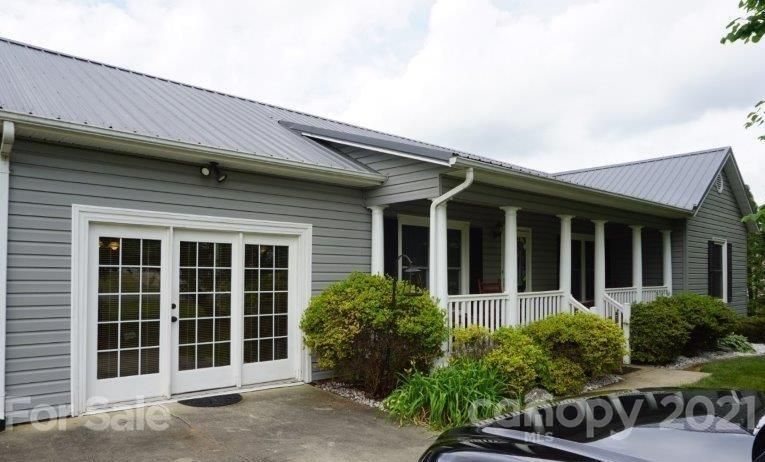 1433 Carlin Dr, Conover, NC 28613