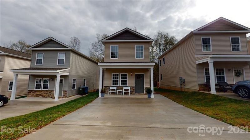 1080 20th St NE, Hickory, NC 28601