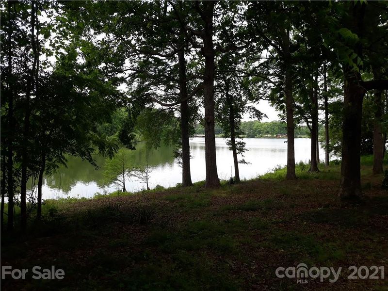2409 Pine Cape Ct, Kannapolis, NC 28083