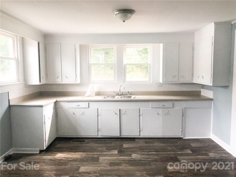 343 Moore Pl, Concord, NC 28025