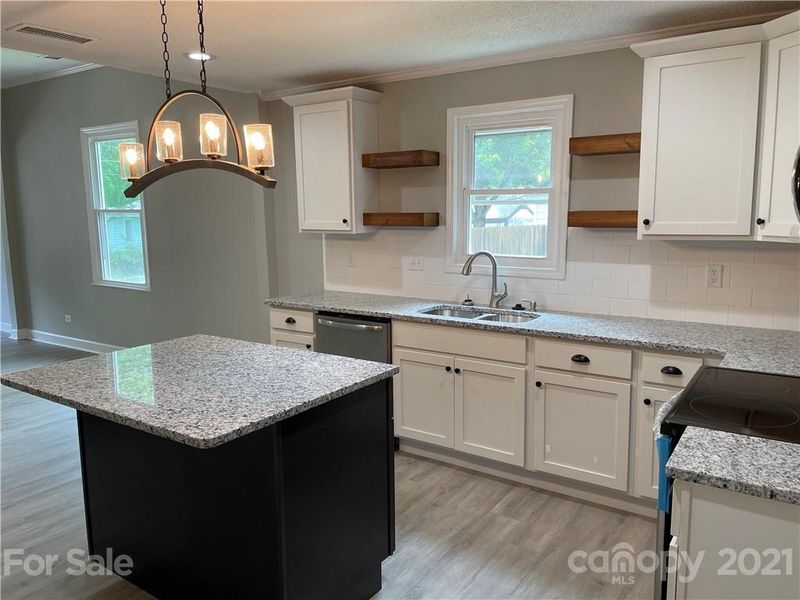 86 Crescent Ave, Gastonia, NC 28054