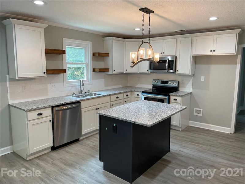 86 Crescent Ave, Gastonia, NC 28054