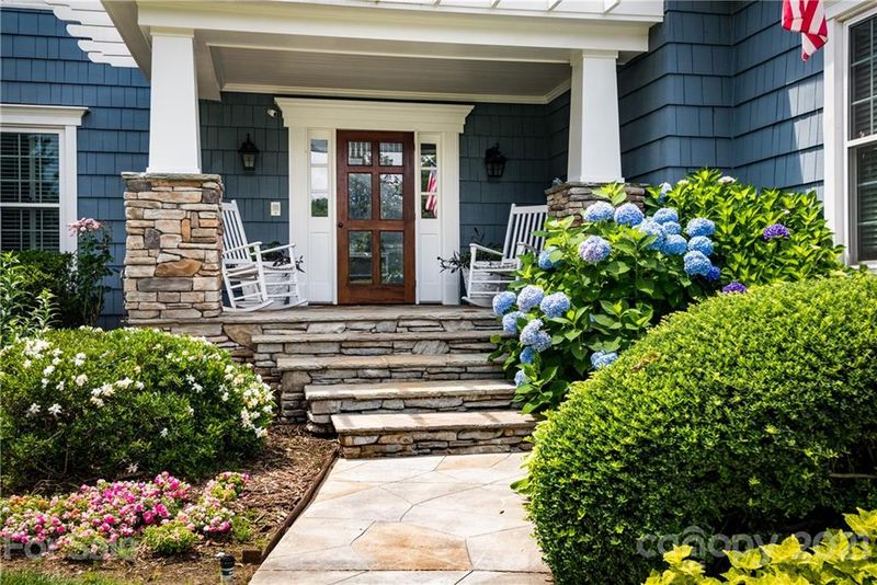18326 Invergordon Ln, Cornelius, NC 28031