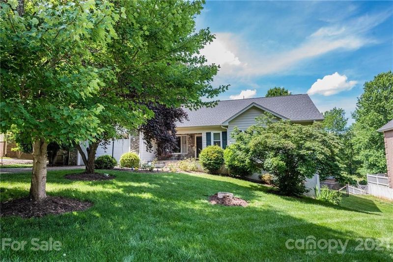 1235 34th Ave NE, Hickory, NC 28601