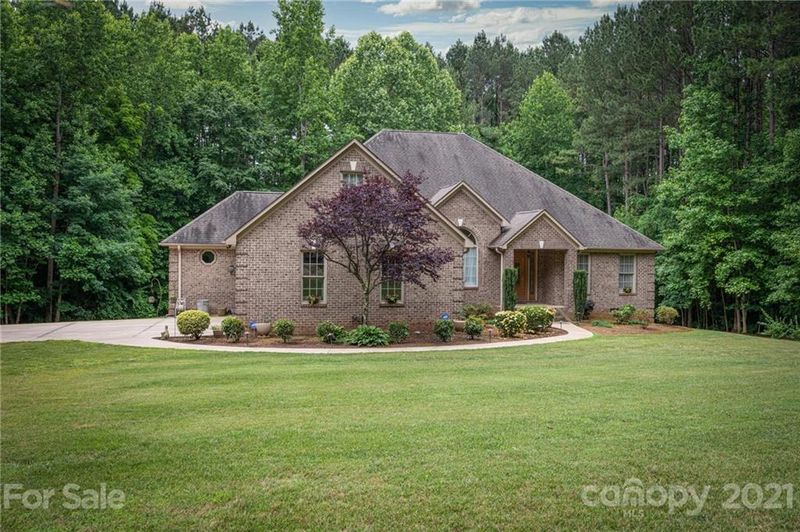 539 Meadow Wood Ln, Stanley, NC 28164