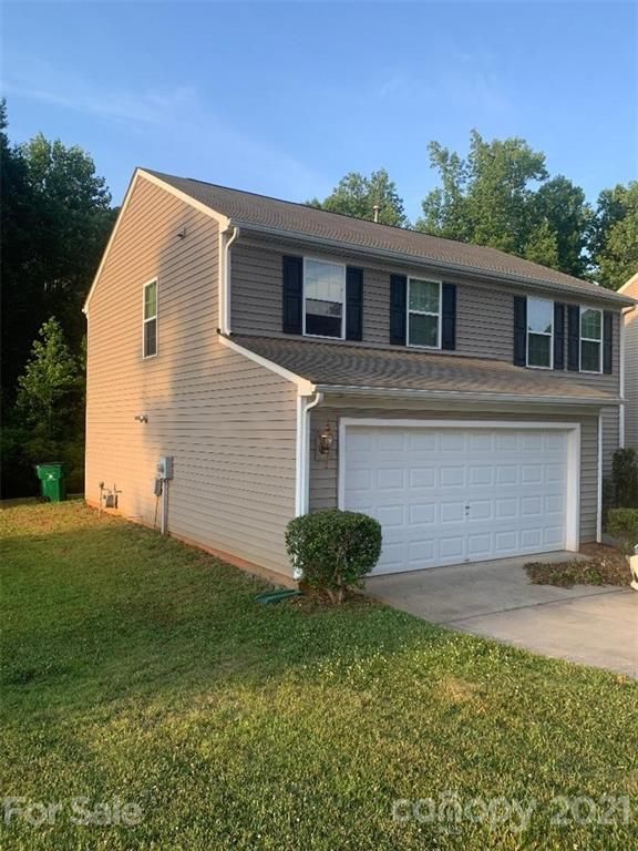 8236 Deodora Cedar Ln, Charlotte, NC 28215