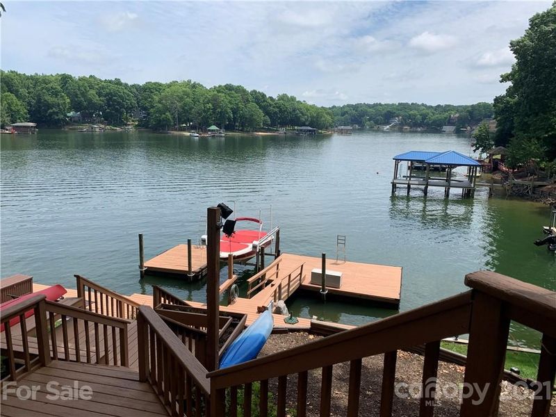8034 Windjammer Dr, Tega Cay, SC 29708