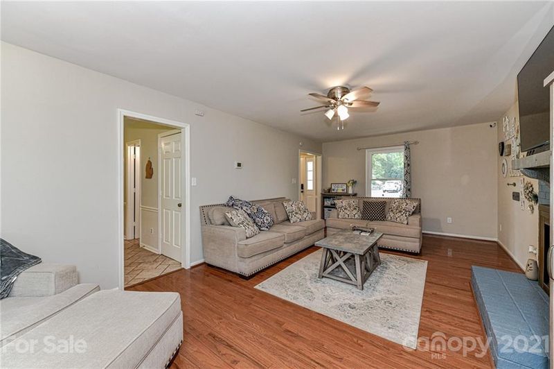 304 Matthews Crossing, Matthews, NC 28105
