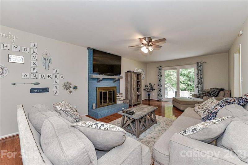 304 Matthews Crossing, Matthews, NC 28105