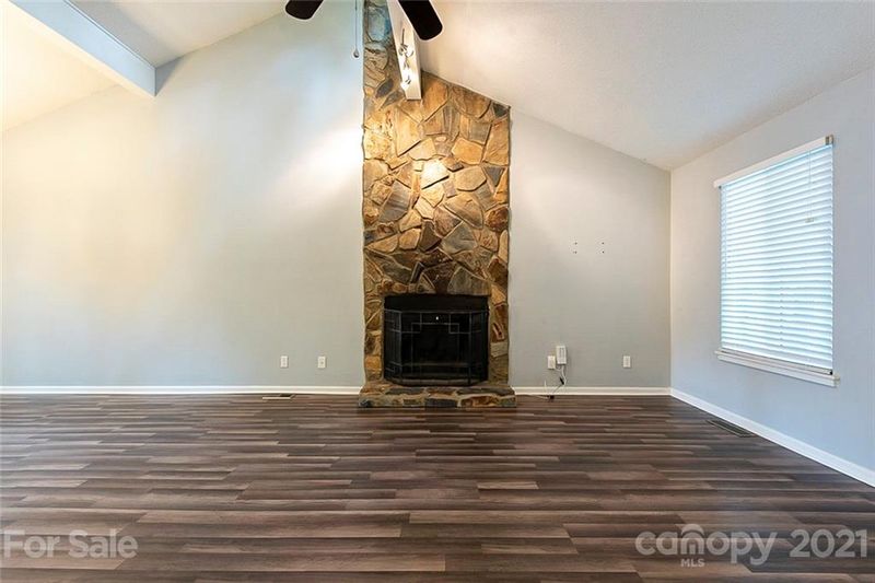 8363 Barncliff Rd, Charlotte, NC 28227