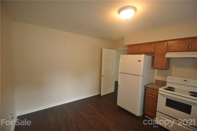 3331 Cedarhurst Dr, Charlotte, NC 28269