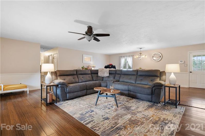 3609 9th Street Dr NE, Hickory, NC 28601