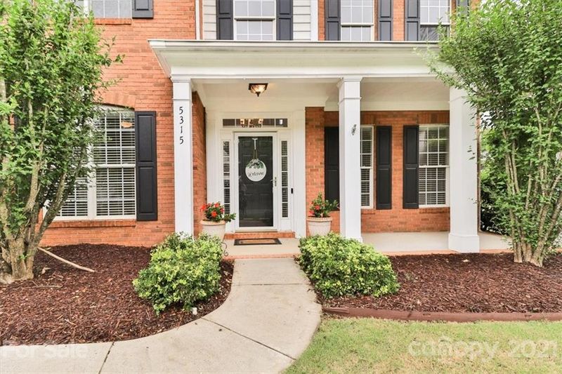 5315 Sir Lionel Ct, Charlotte, NC 28277