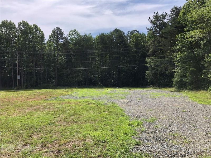 9915 Flowes Store Rd, Midland, NC 28107
