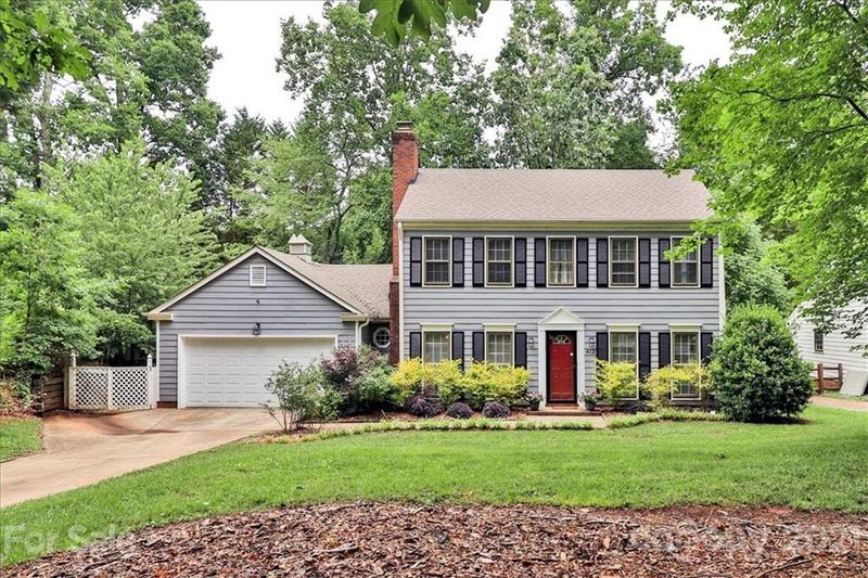 412 Hickok Ct, Charlotte, NC 28270