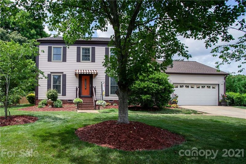 2024 Light Brigade Dr, Matthews, NC 28105