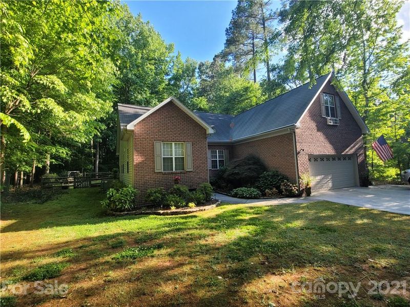 3639 Robin Ln, Charlotte, NC 28269