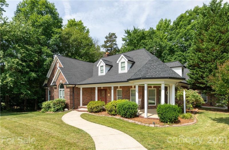 727 Pine Forest Rd, Charlotte, NC 28214