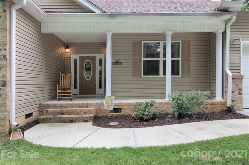 132 Nutmeg Ln, Troutman, NC 28166