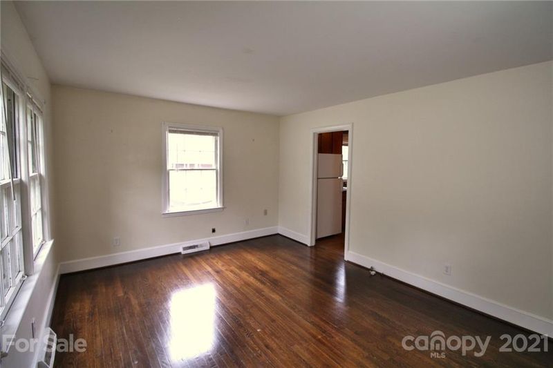 4826 Holbrook Dr, Charlotte, NC 28212