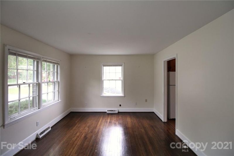 4826 Holbrook Dr, Charlotte, NC 28212