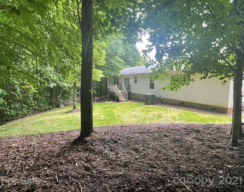 1037 Daniel Dr, Stanley, NC 28164