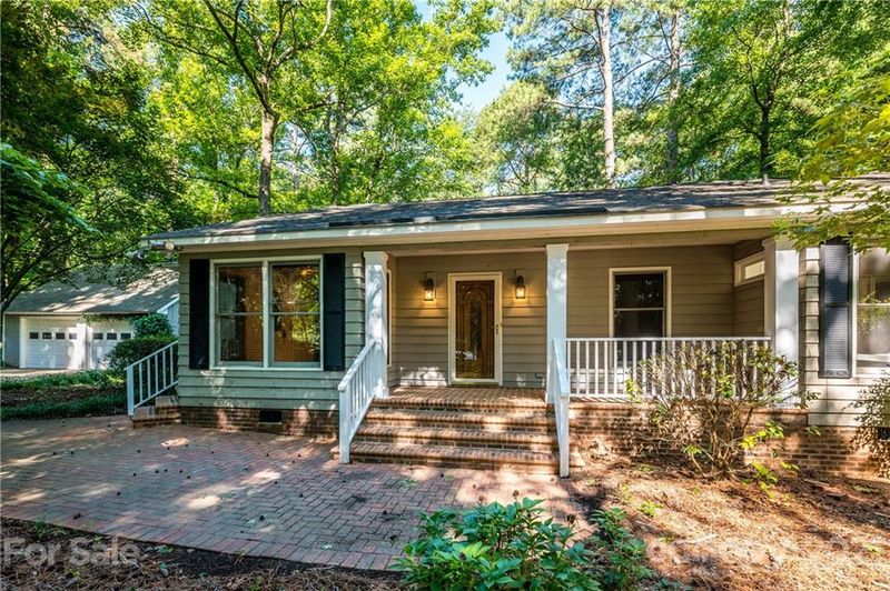 8818 Bee Tree Cir, Charlotte, NC 28270
