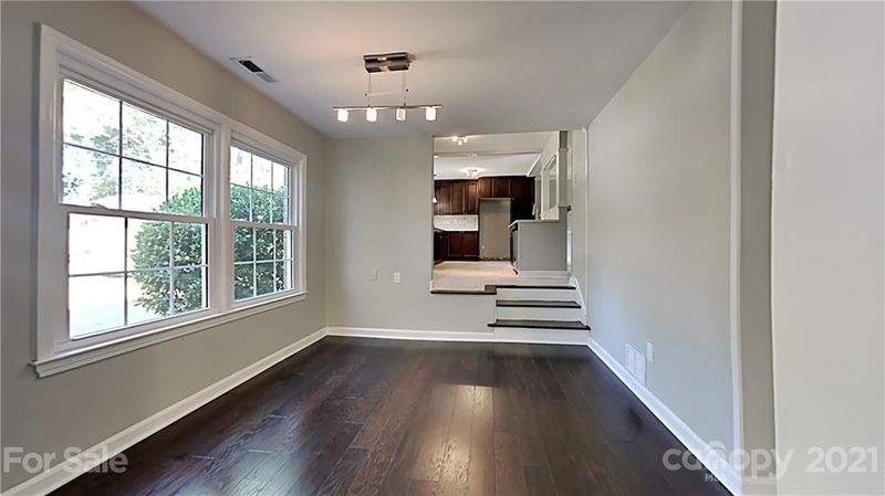 5516 Sharon Rd, Charlotte, NC 28210