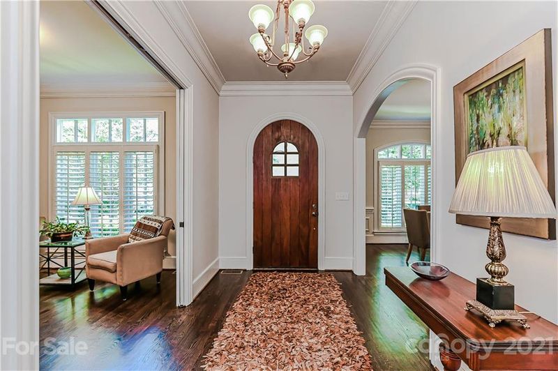 307 Ridgewood Ave, Charlotte, NC 28209