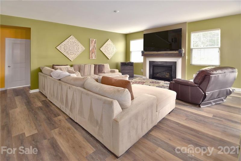 205 Kingston Dr, Mount Holly, NC 28120