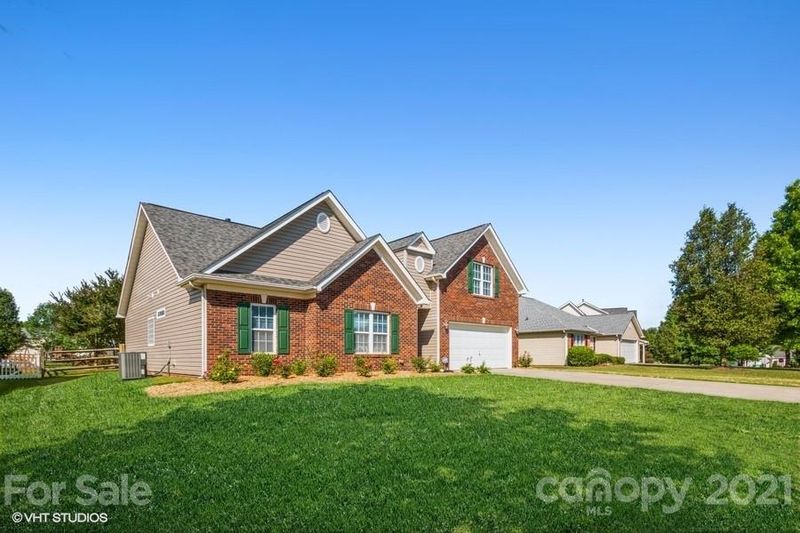 7860 Cotswold Ct, Charlotte, NC 28213
