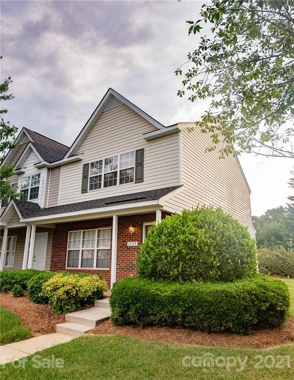 1729 Forest Side Ln, Charlotte, NC 28213