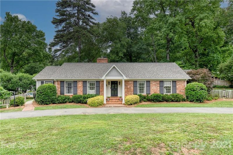 321 N Canterbury Rd, Charlotte, NC 28211
