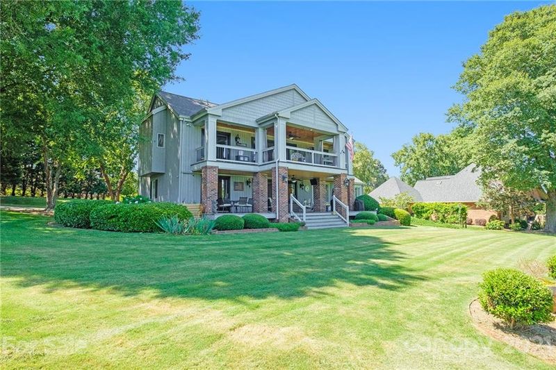 4732 Fairway Ct NE, Hickory, NC 28601