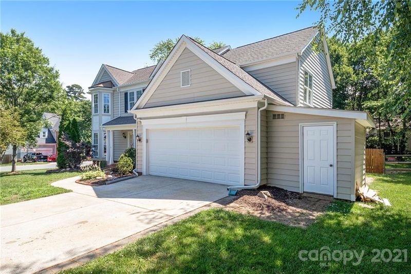 6648 Hawksnest Dr, Charlotte, NC 28269