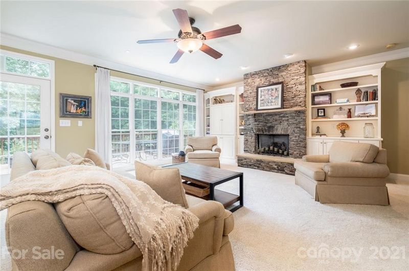 5412 Old Farm Rd, Gastonia, NC 28056
